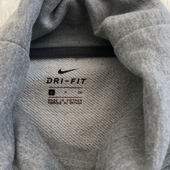 Turtleneck Nike sport sweater - Picture 2 of 6